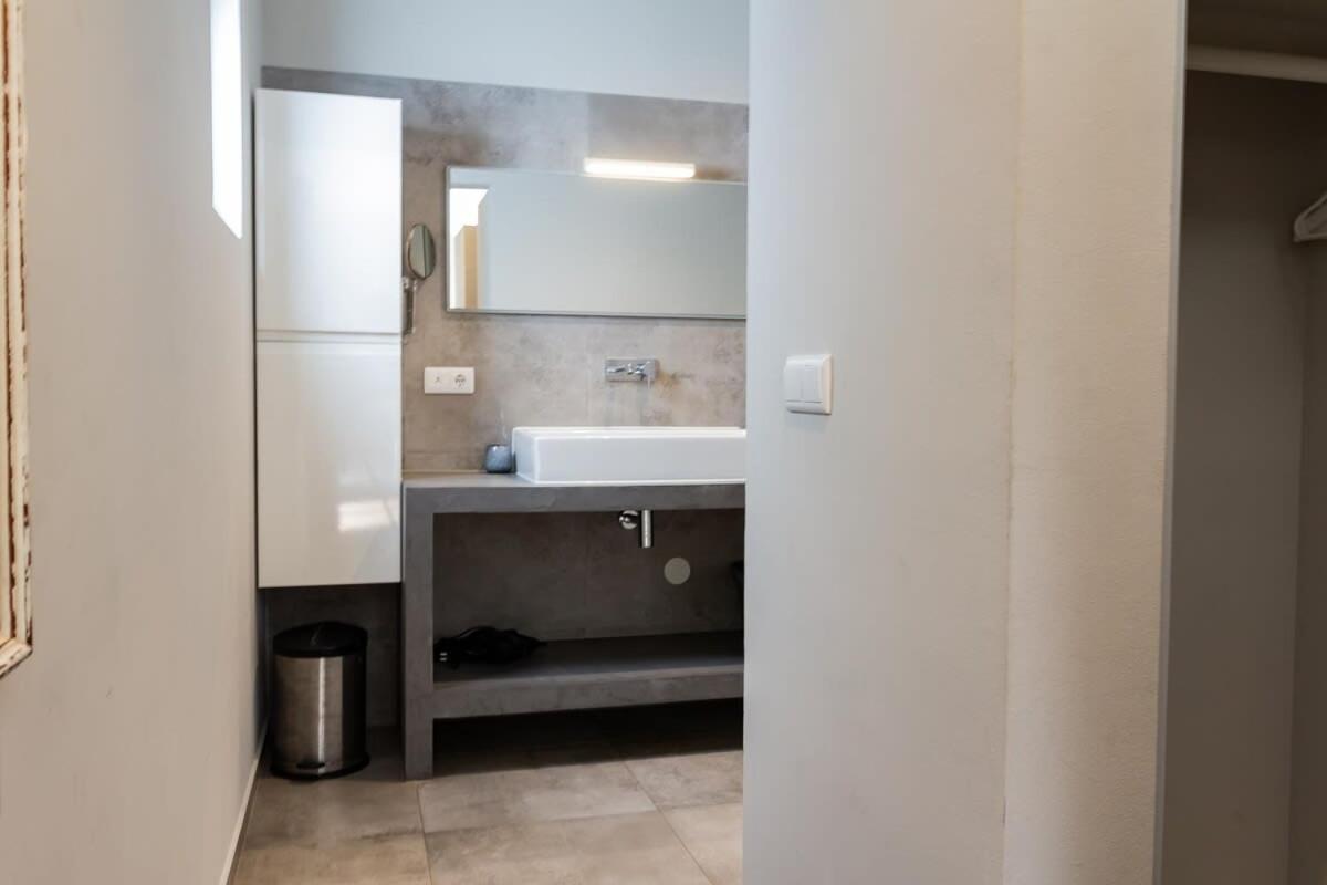 Stylish 4 Bedroom Modern Villa Design, Walking Distance From The Beach Jan Thiel Esterno foto