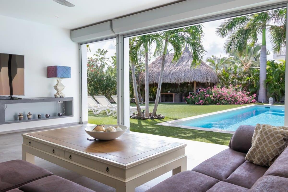 Stylish 4 Bedroom Modern Villa Design, Walking Distance From The Beach Jan Thiel Esterno foto